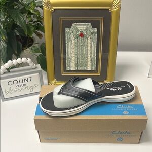 Clarks Cloudsteppers Black and Gray Sandals